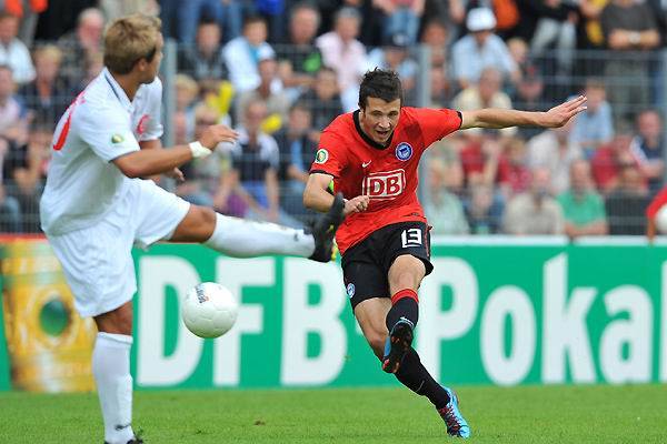 柏林赫塔不敌对手，阵型混乱