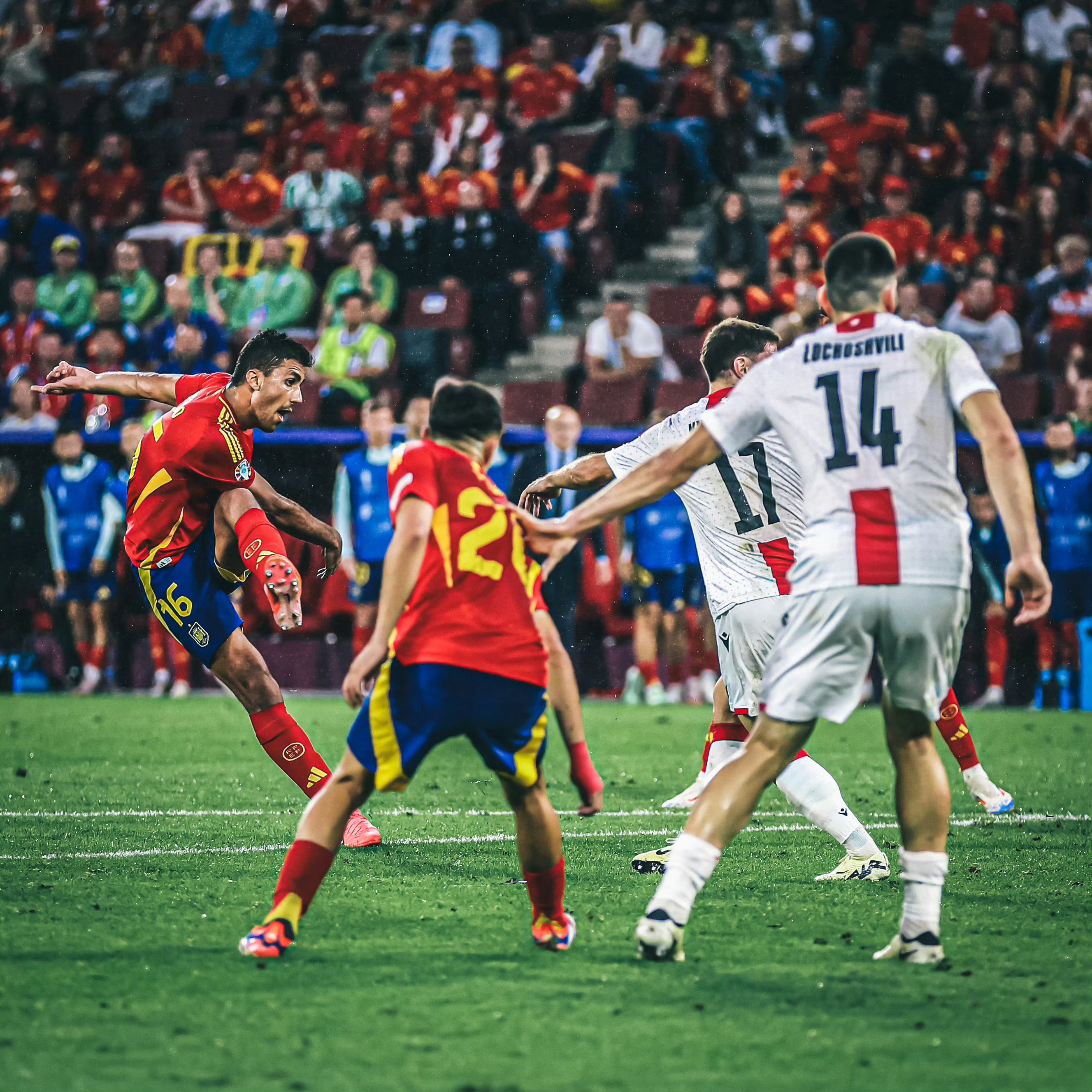 西班牙横扫德国，穆勒带队取胜